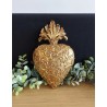 Décoration murale ex voto cœur motif floral style baroque