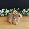 Lapin fleuri à collier